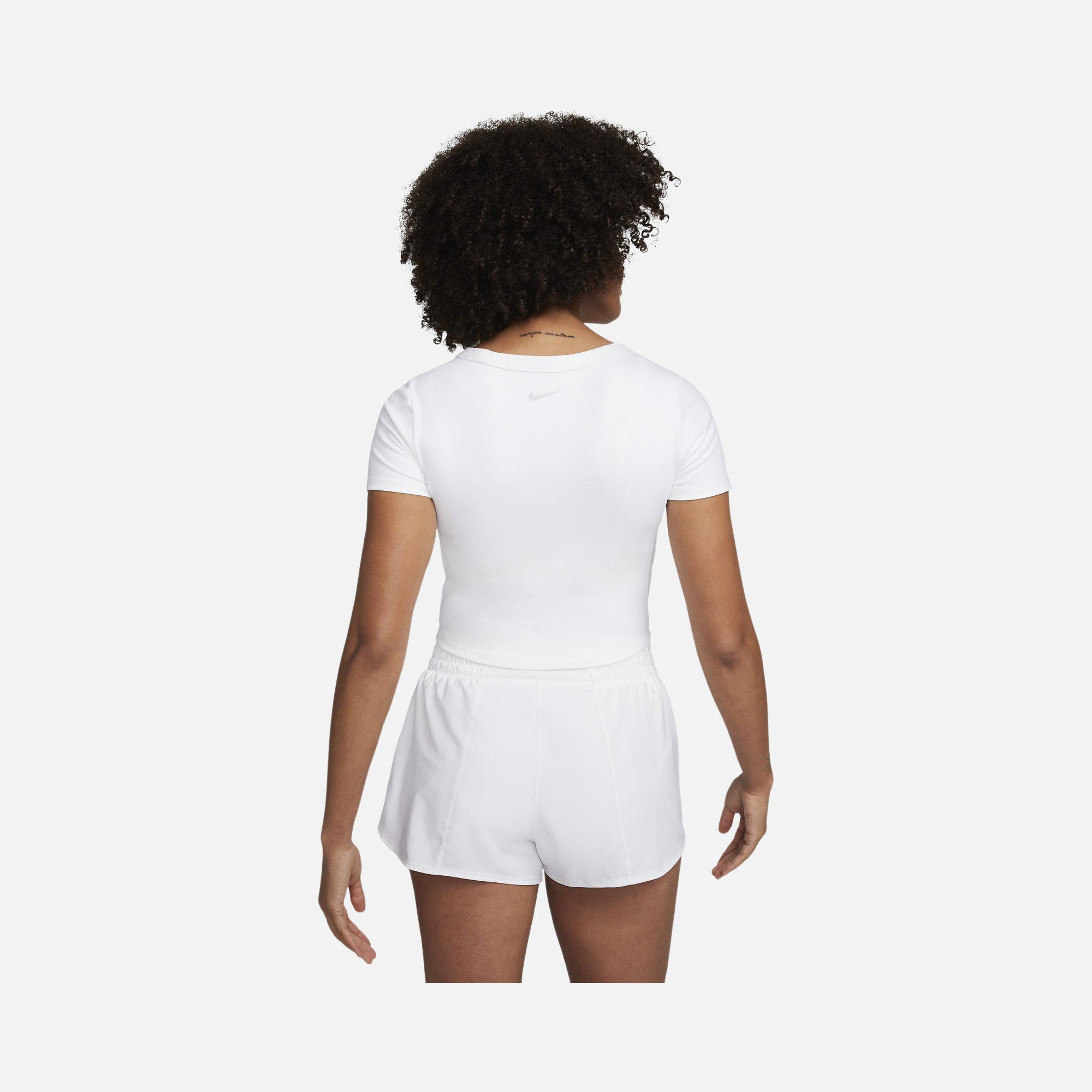 Nike One Fitted Dri-Fit Cropped Training Short-Sleeve Kadın Tişört