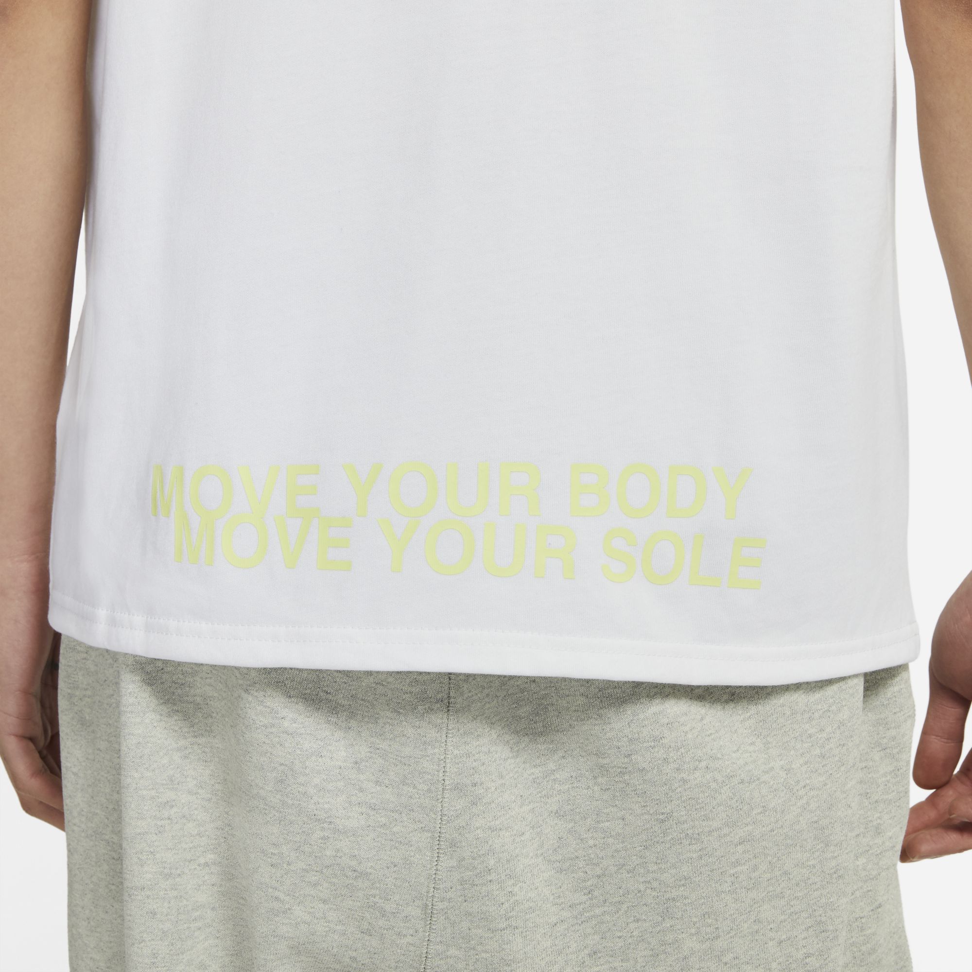 Nike Sportswear World Tour Short-Sleeve Erkek Tişört