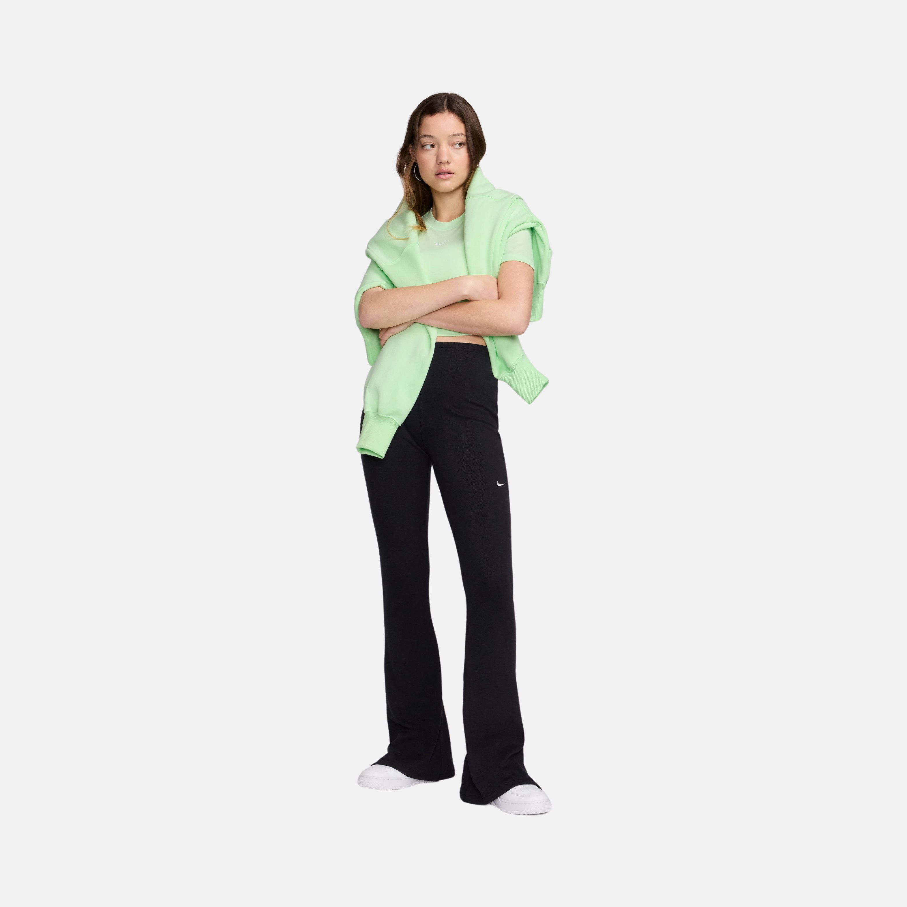 Nike Sportswear Essential Slim-Fit Cropped Short-Sleeve Kadın Tişört