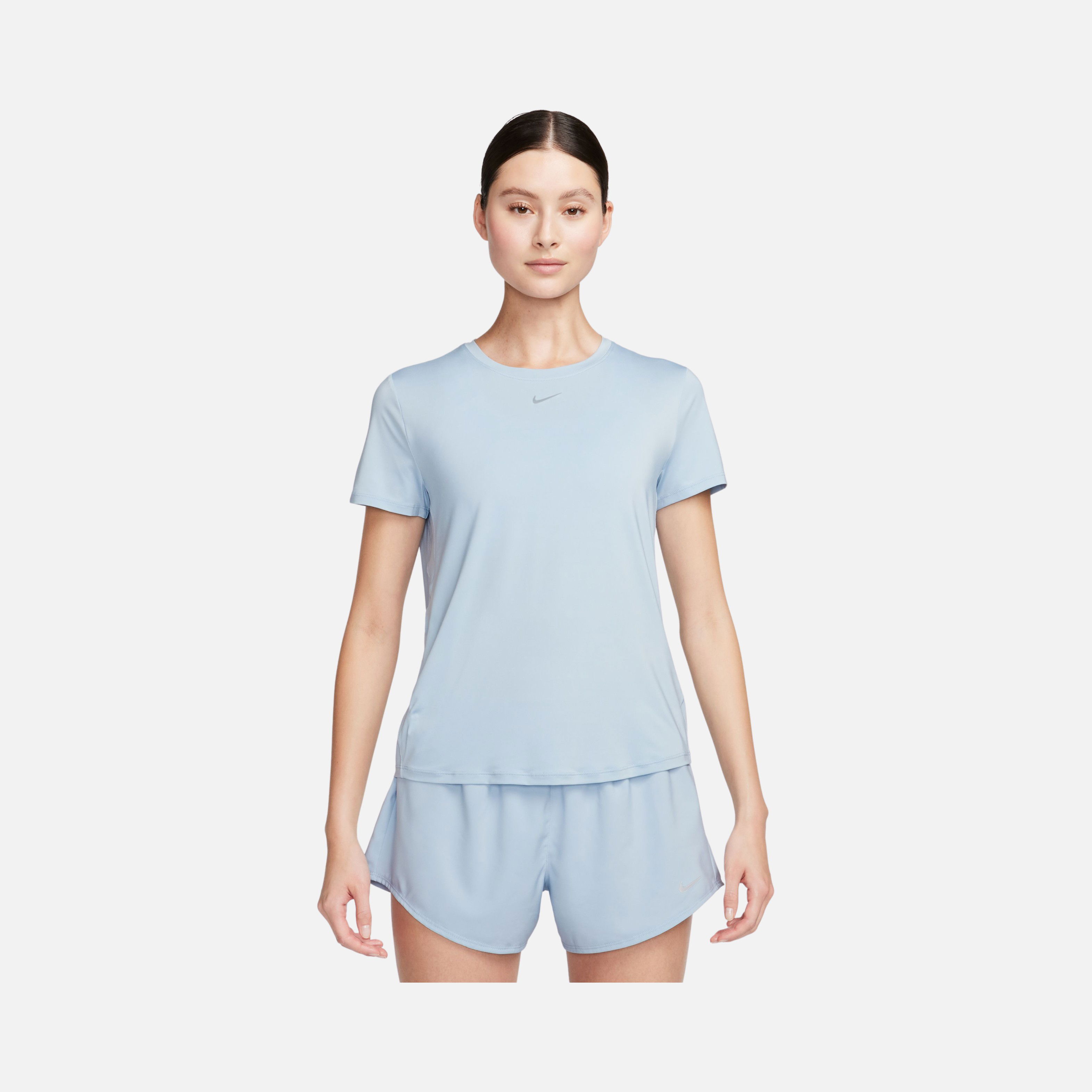 Nike One Classic Dri-Fit Short-Sleeve Training Kadın Tişört