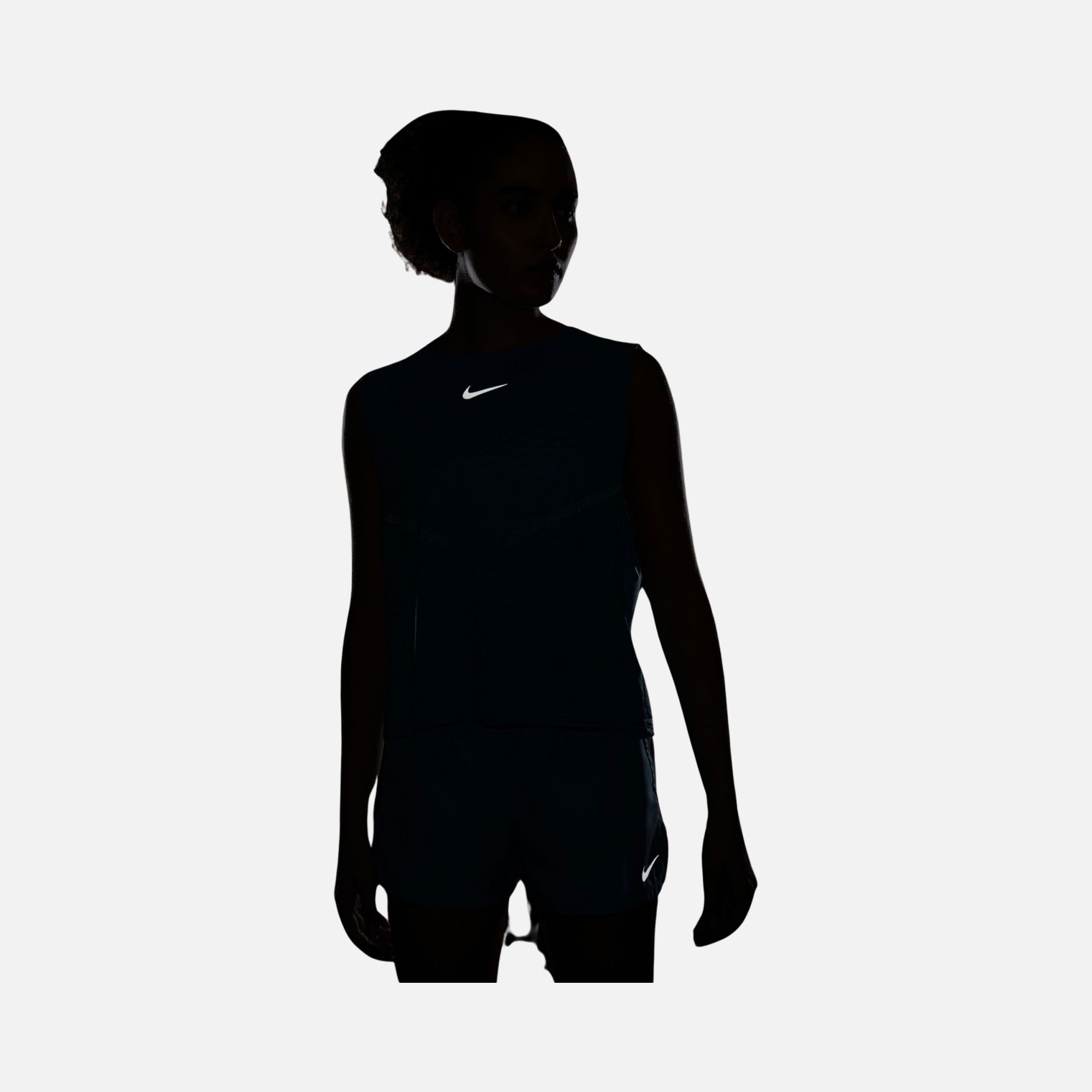 Nike Dri-Fit ADV Run Division Engineered Running Kadın Atlet