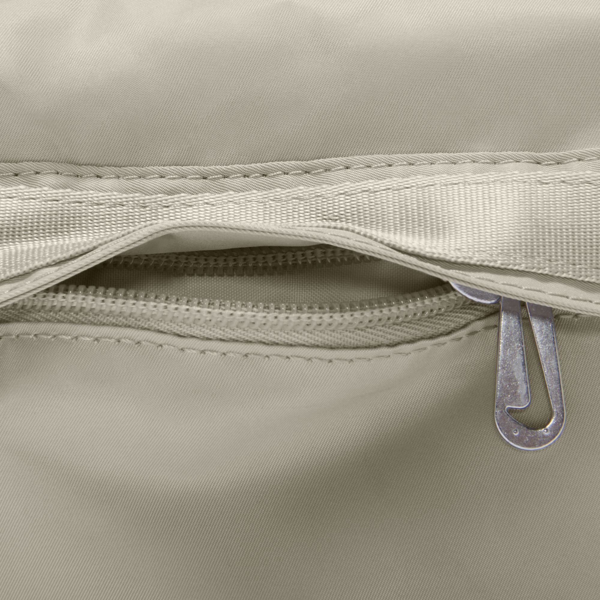 Nike Sportswear Futura Luxe Cross-Body (1 L) Kadın Omuz Çantası