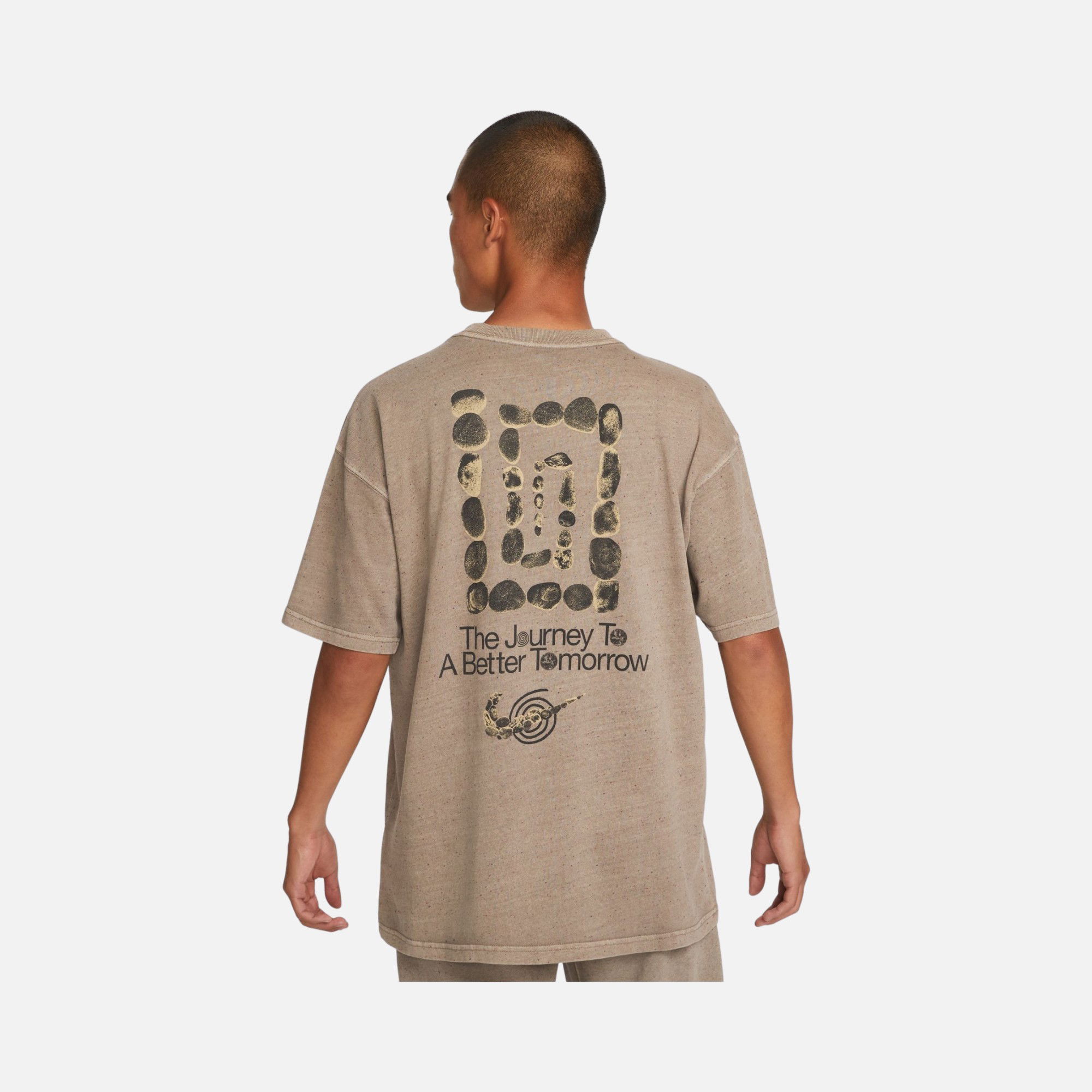 Nike Sportswear ''The Journey To A Better Tomorrow'' Graphic Short-Sleeve Erkek Tişört