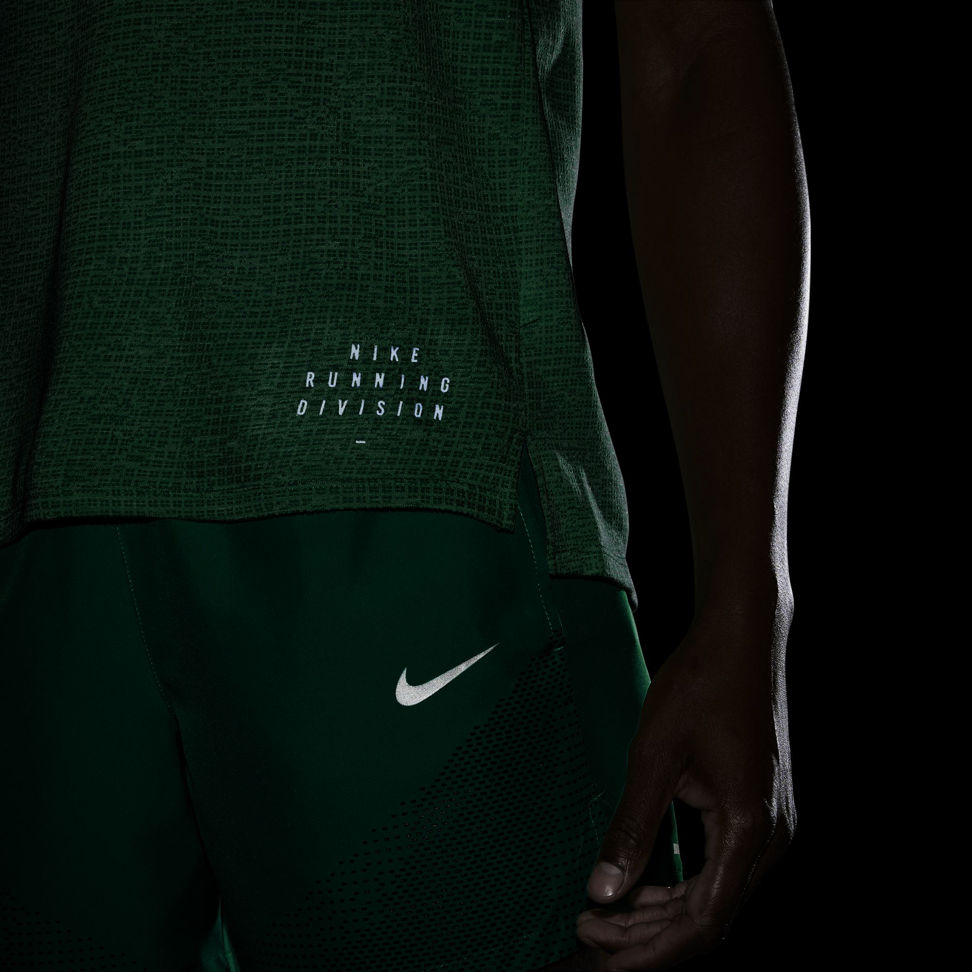 Nike Dri-Fit Run Division Running Short-Sleeve Erkek Tişört