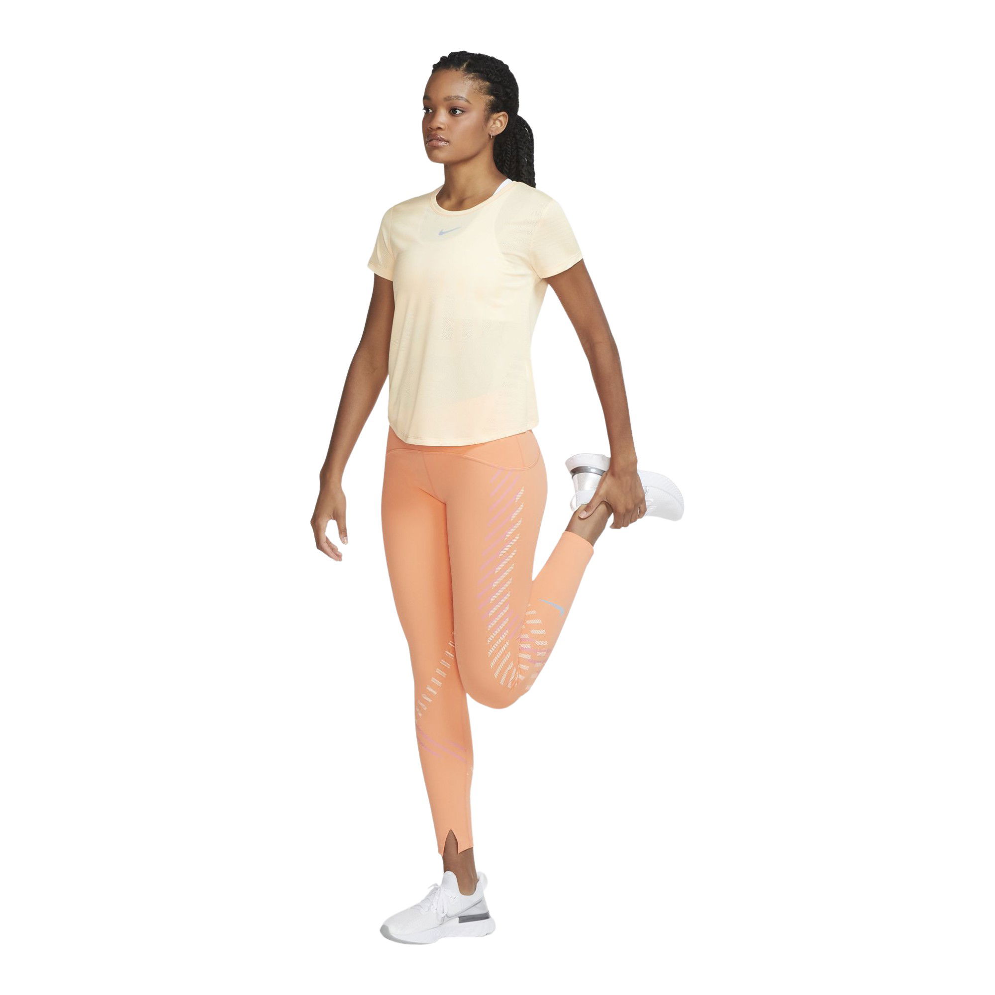Nike Runway Short-Sleeve Kadın Tişört
