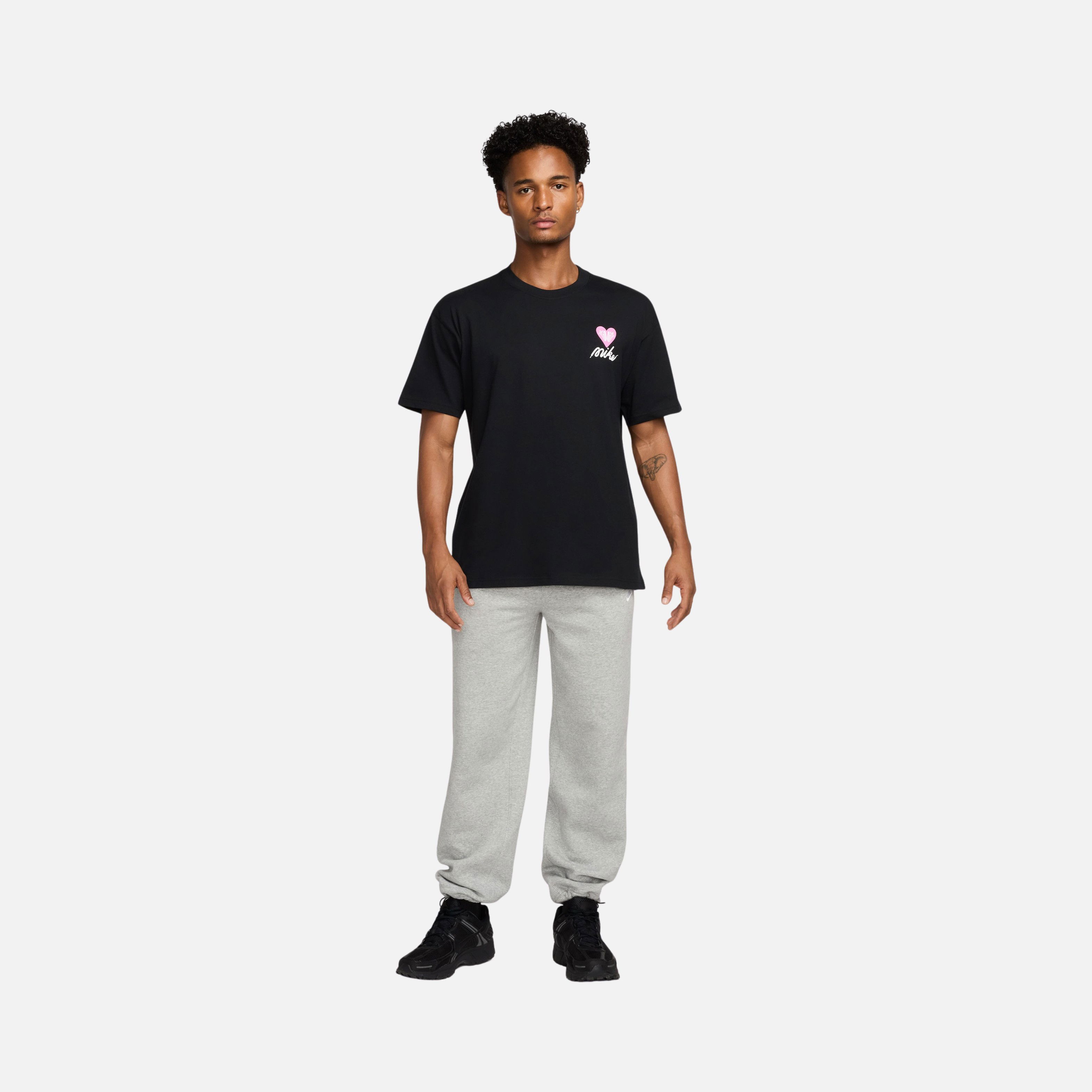 Nike Sportswear M90 Oc V Day ''The Shoe Loves Me / Doesn't'' Graphics Short-Sleeve Erkek Tişört