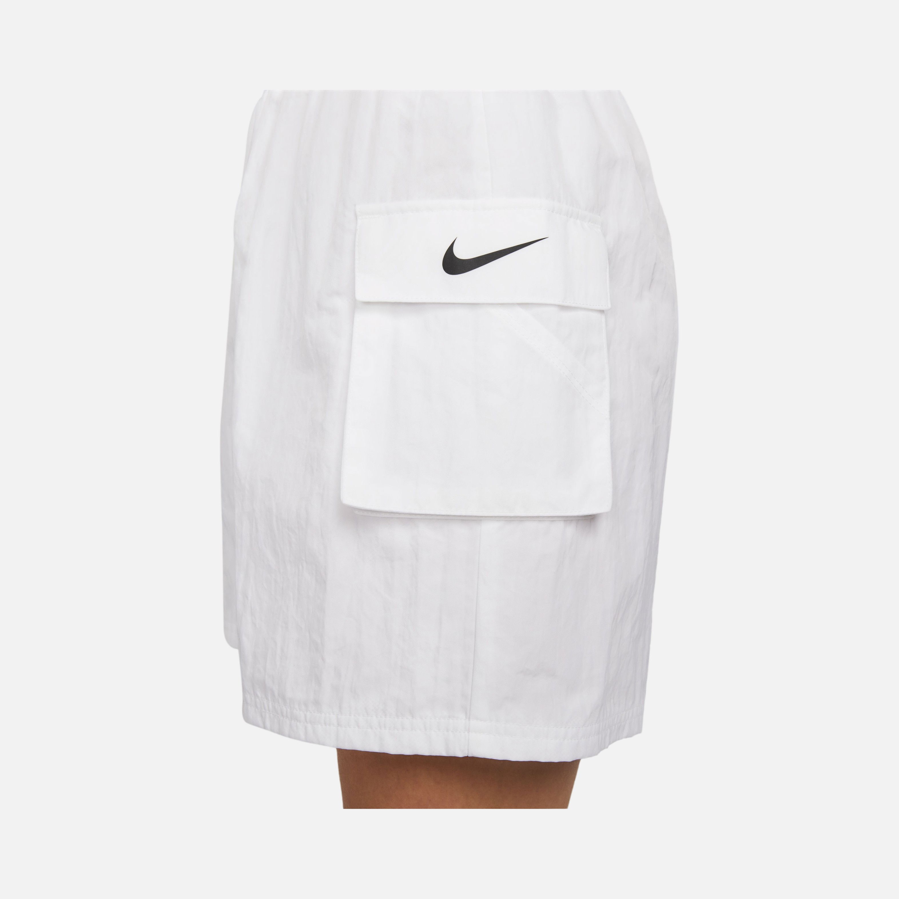 Nike Sportswear Essential Woven High-Rise Kadın Şort