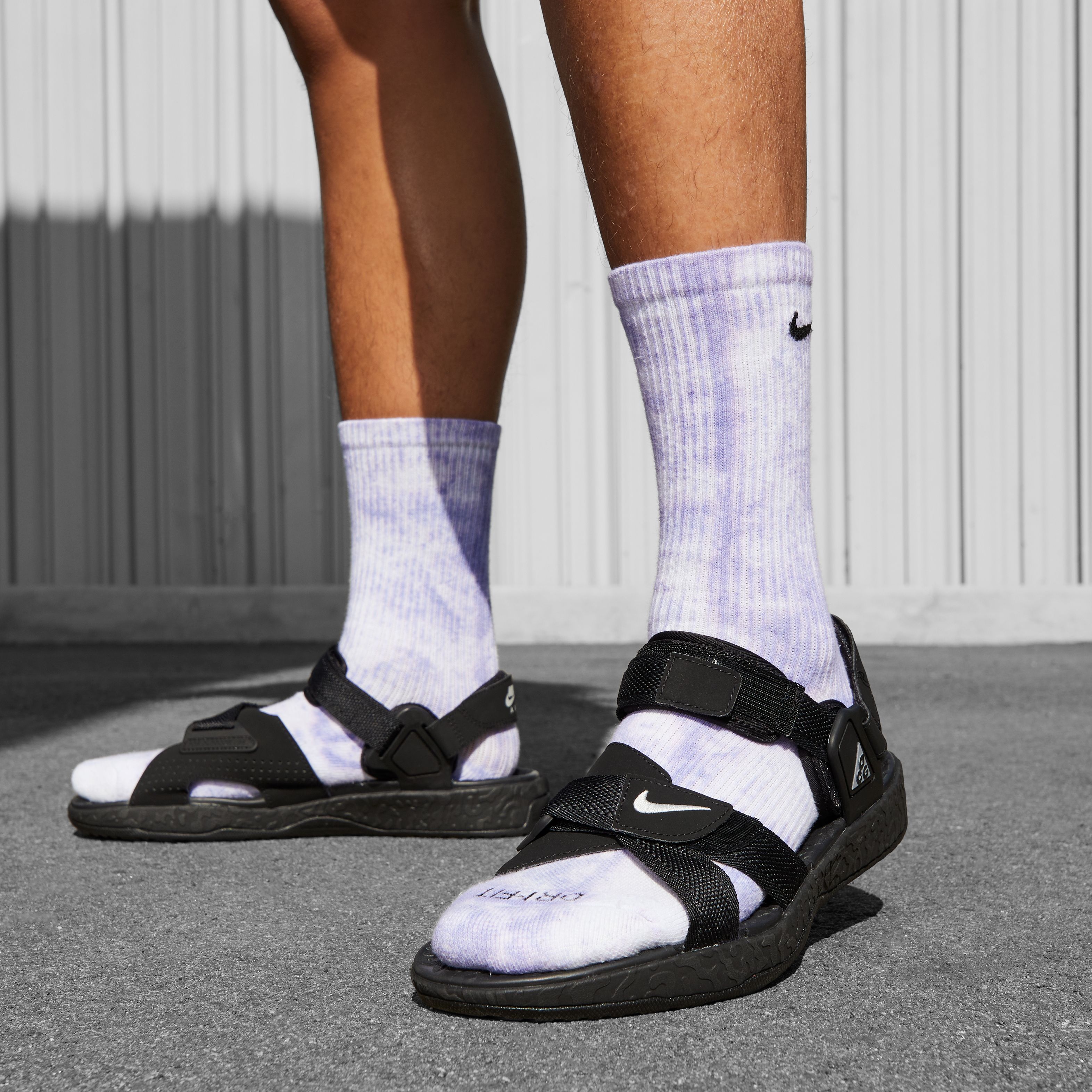 Nike ACG Air Deschutz+ ''City Walks to Canyon Trails'' Erkek Sandalet