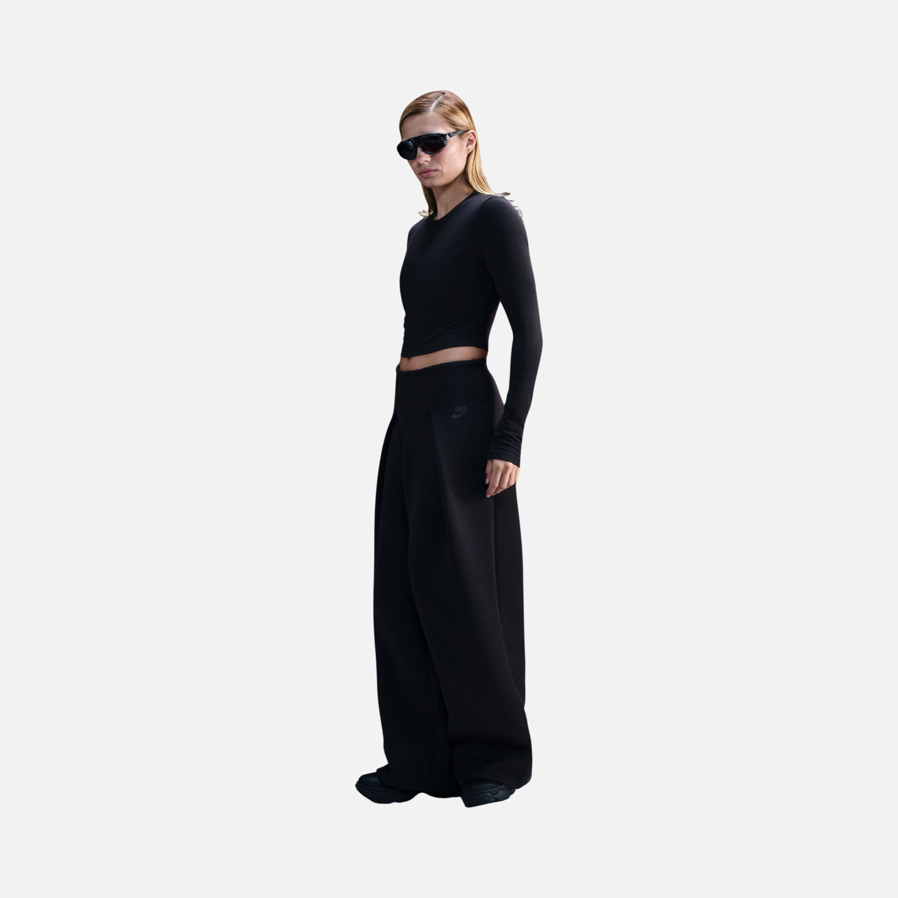 Nike Sportswear Chill Knit Slim Cropped Long-Sleeve Kadın Tişört