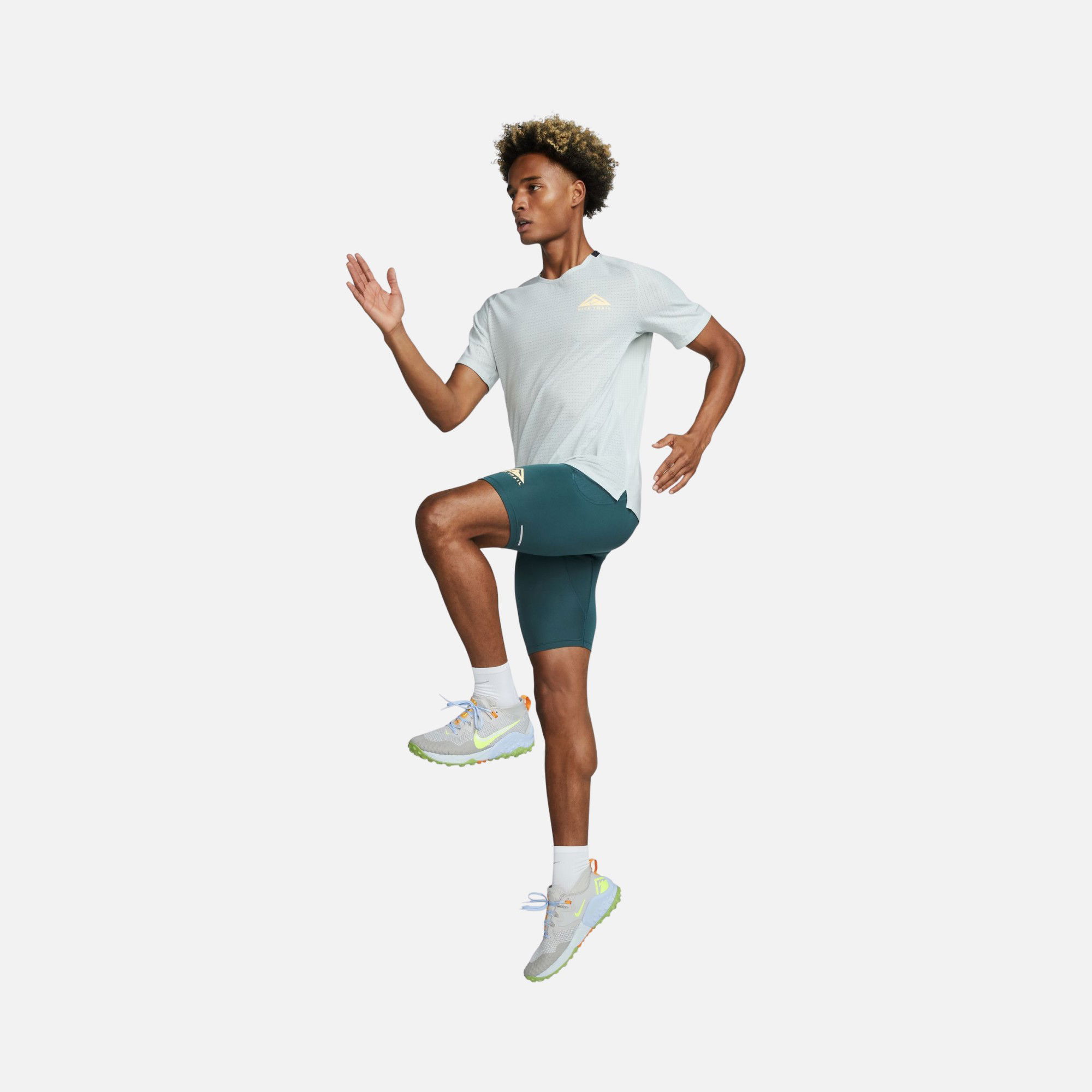 Nike Dri-Fit Trail Solar Chase Running Short-Sleeve Erkek Tişört