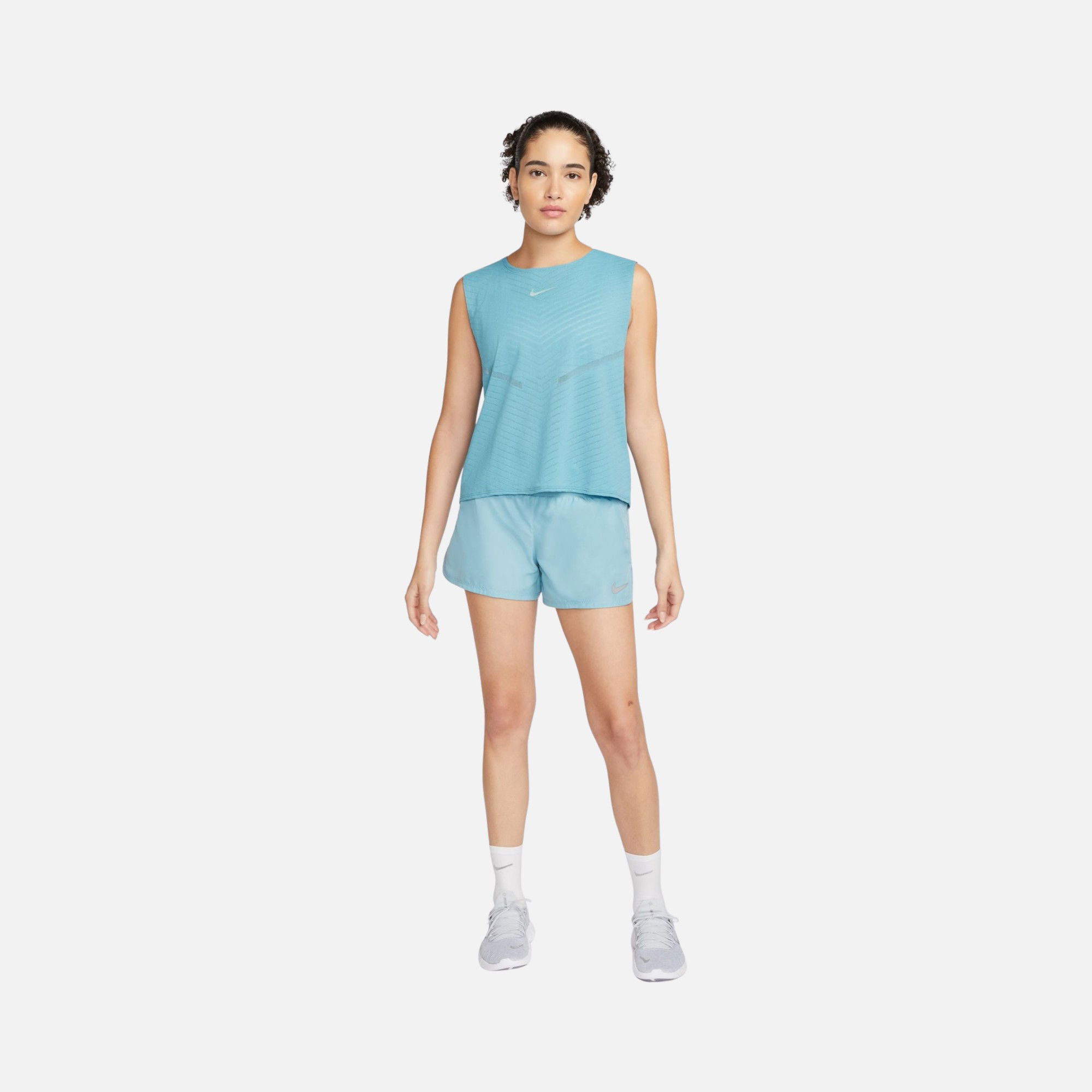 Nike Dri-Fit ADV Run Division Engineered Running Kadın Atlet