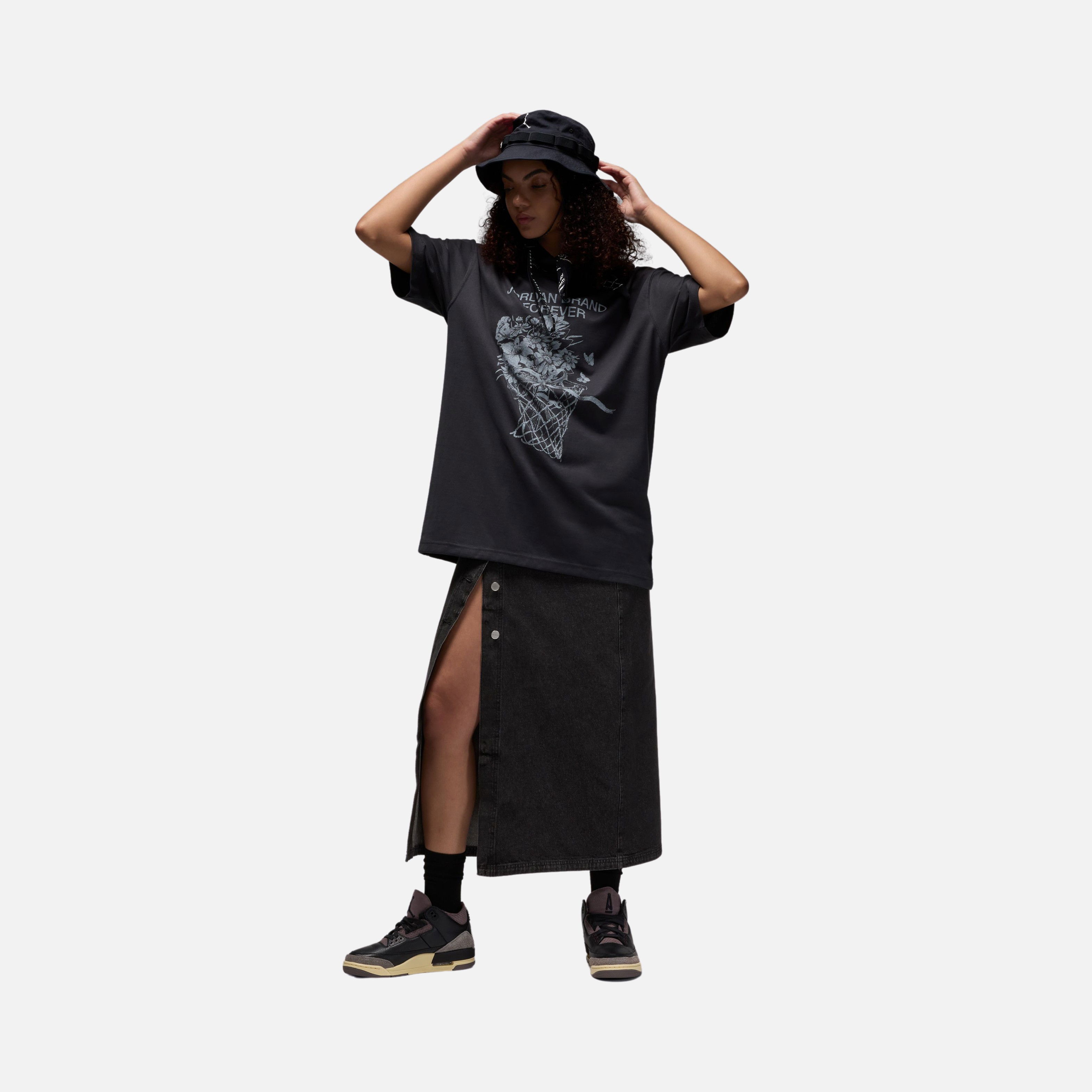 Nike Jordan Oversized Graphic FW24 Short-Sleeve Kadın Tişört