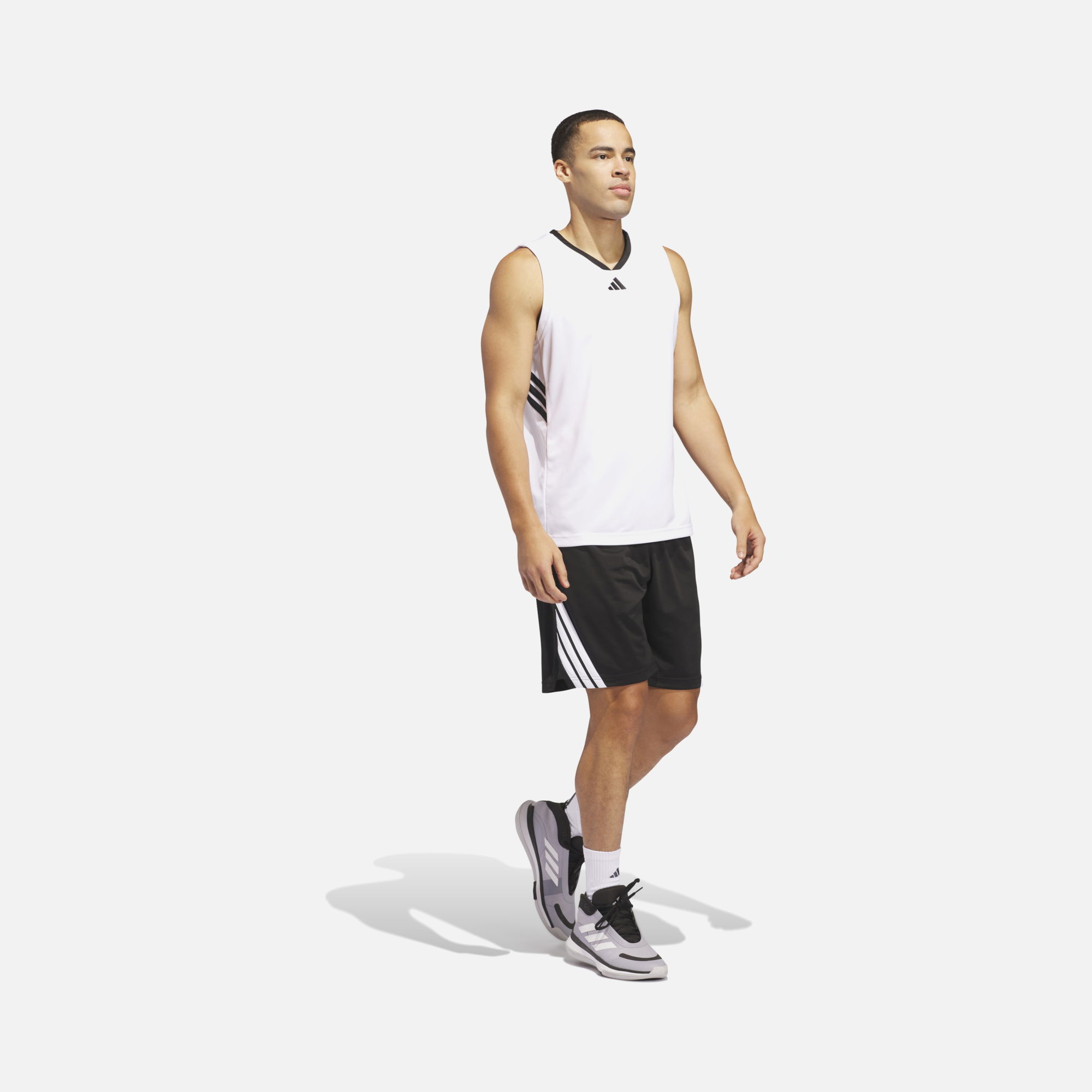 adidas  AEROREADY Legends 3-Stripes Knitted Fabric Basketball Erkek Şort