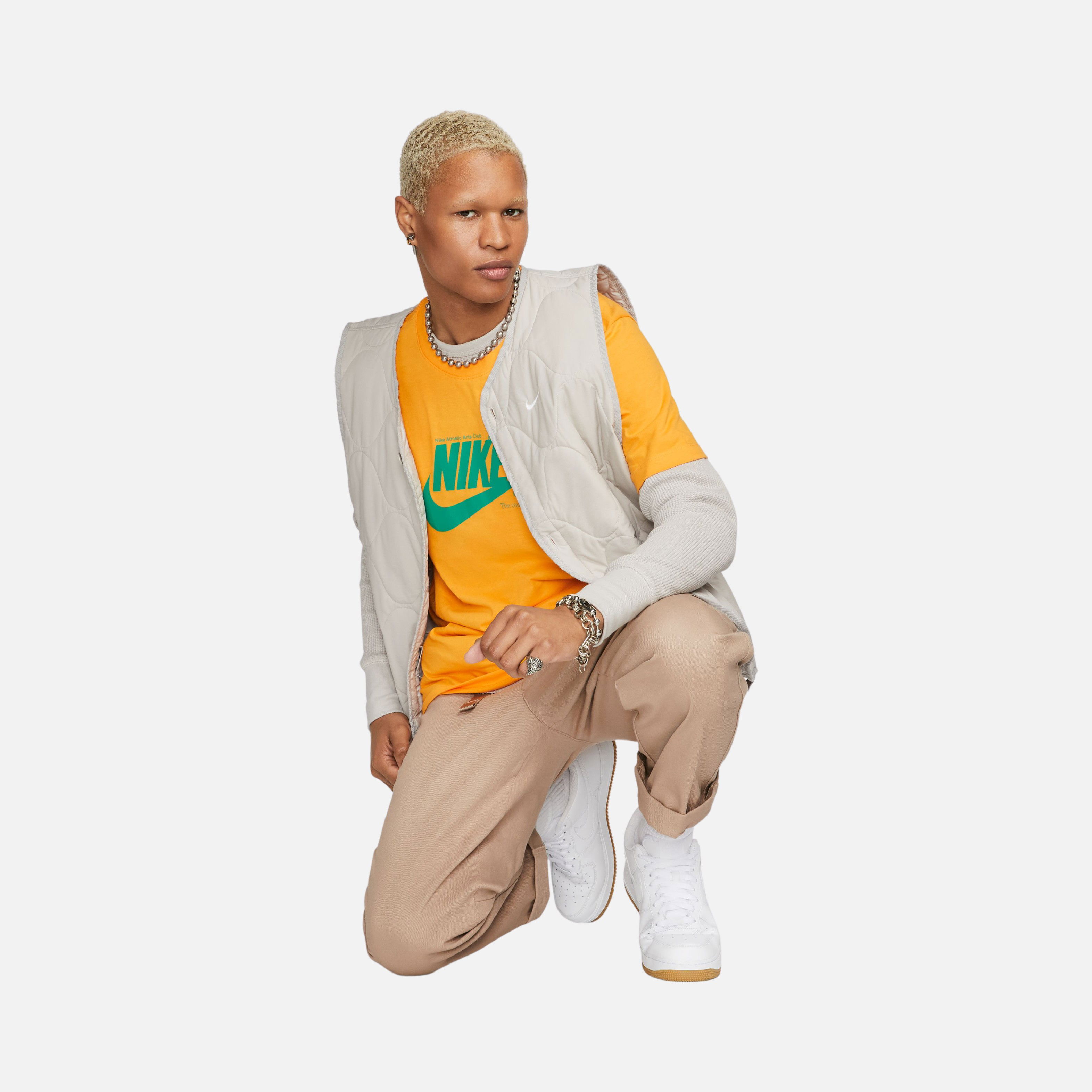 Nike Sportswear Athletic Arts Club Short-Sleeve Erkek Tişört