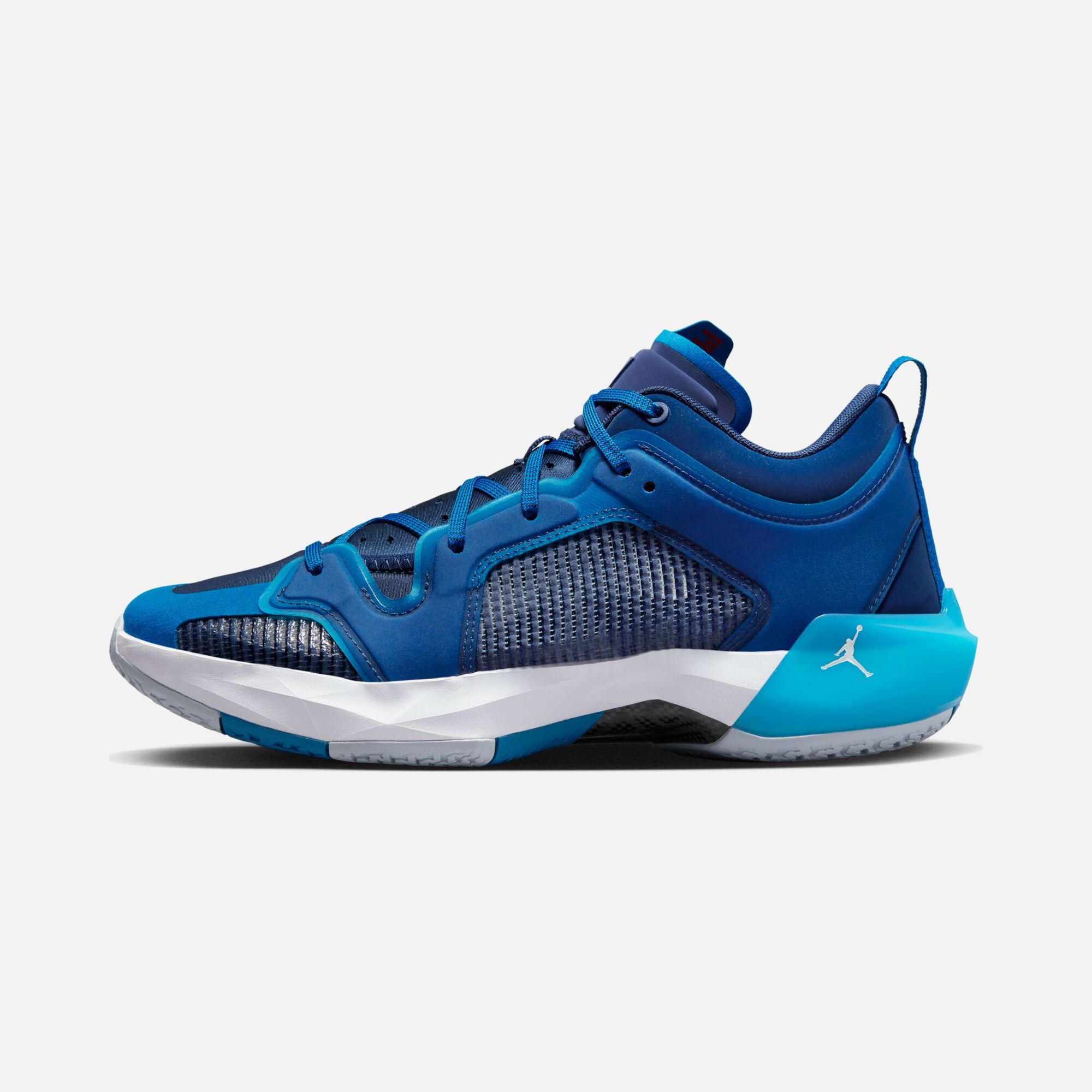Nike Air Jordan XXXVII Low SS23 Erkek Basketbol Ayakkabısı