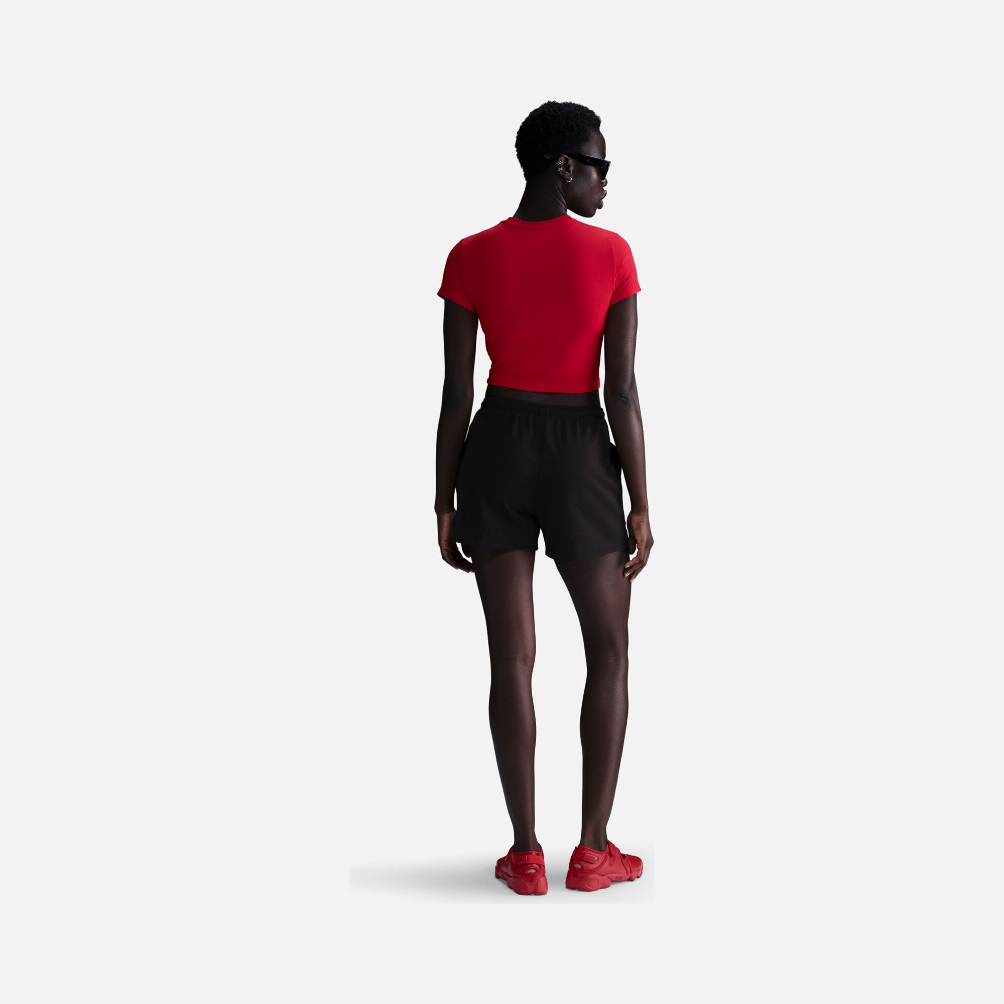 Nike Sportswear Chill Knit Vday Abbreviated Short-Sleeve Kadın Tişört