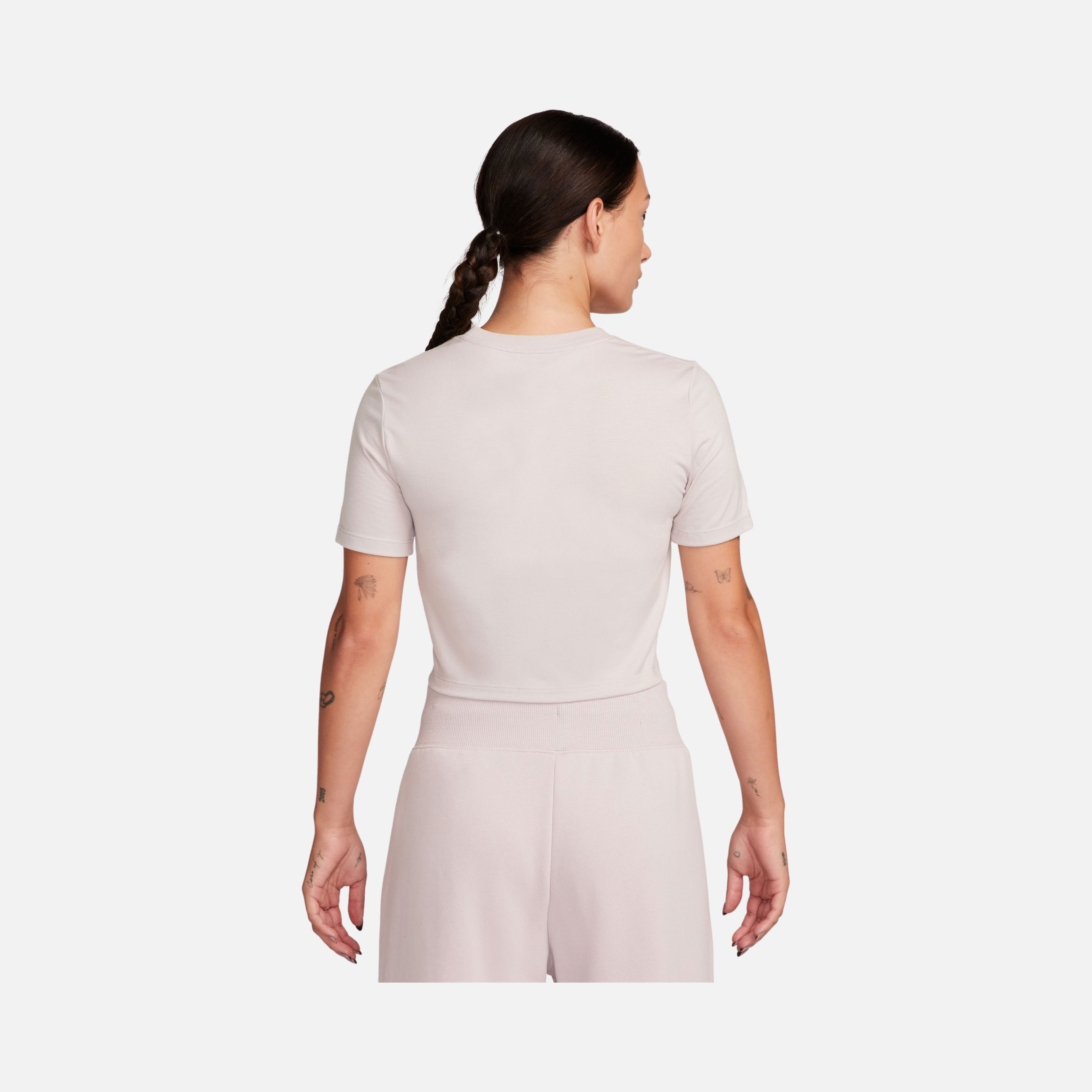 Nike Sportswear Essential Slim-Fit Cropped Short-Sleeve Kadın Tişört