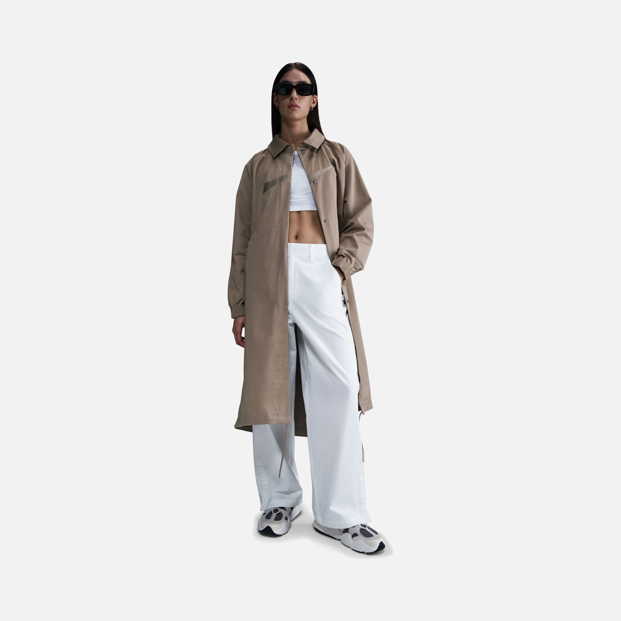 Nike Sportswear Collection Swoosh Logo Graphic Twill Trench Loose Cut Concealed Full Snap Closure Kadın Trençkot