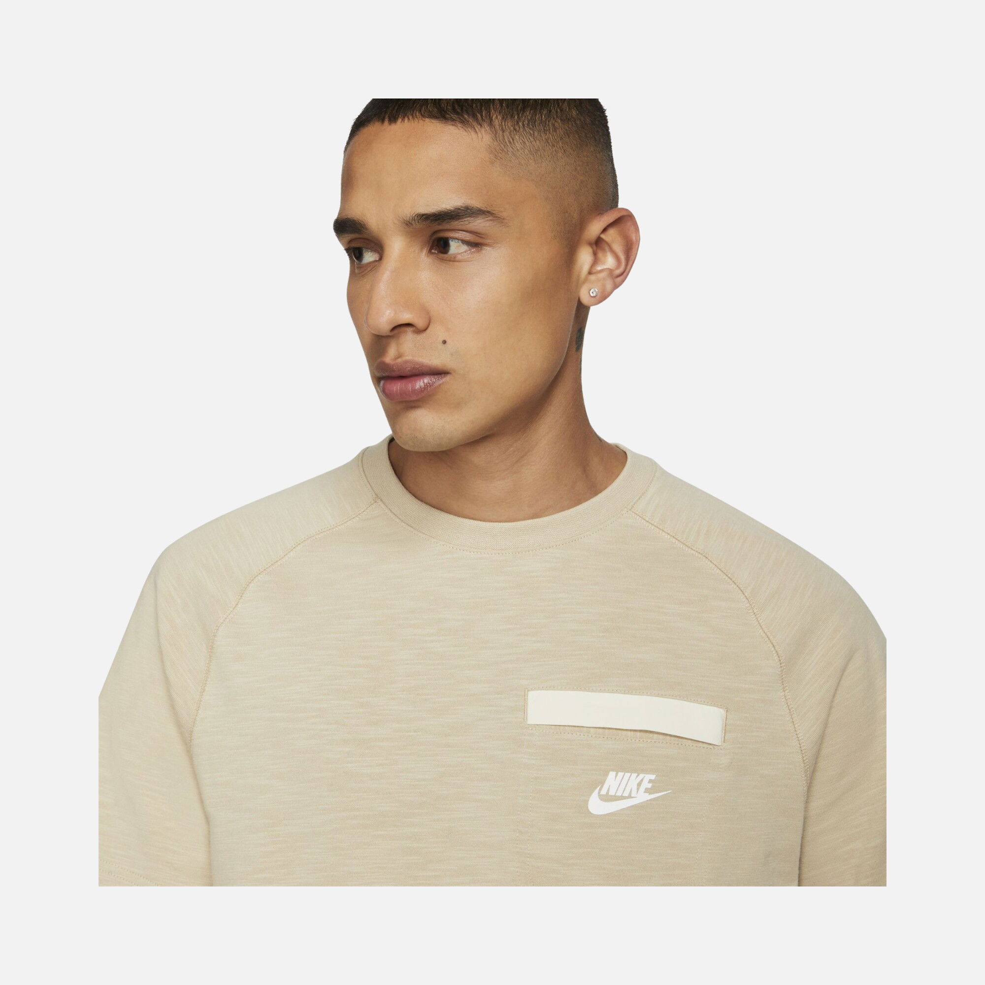 Nike Sportswear Modern Essentials Short-Sleeve Erkek Tişört
