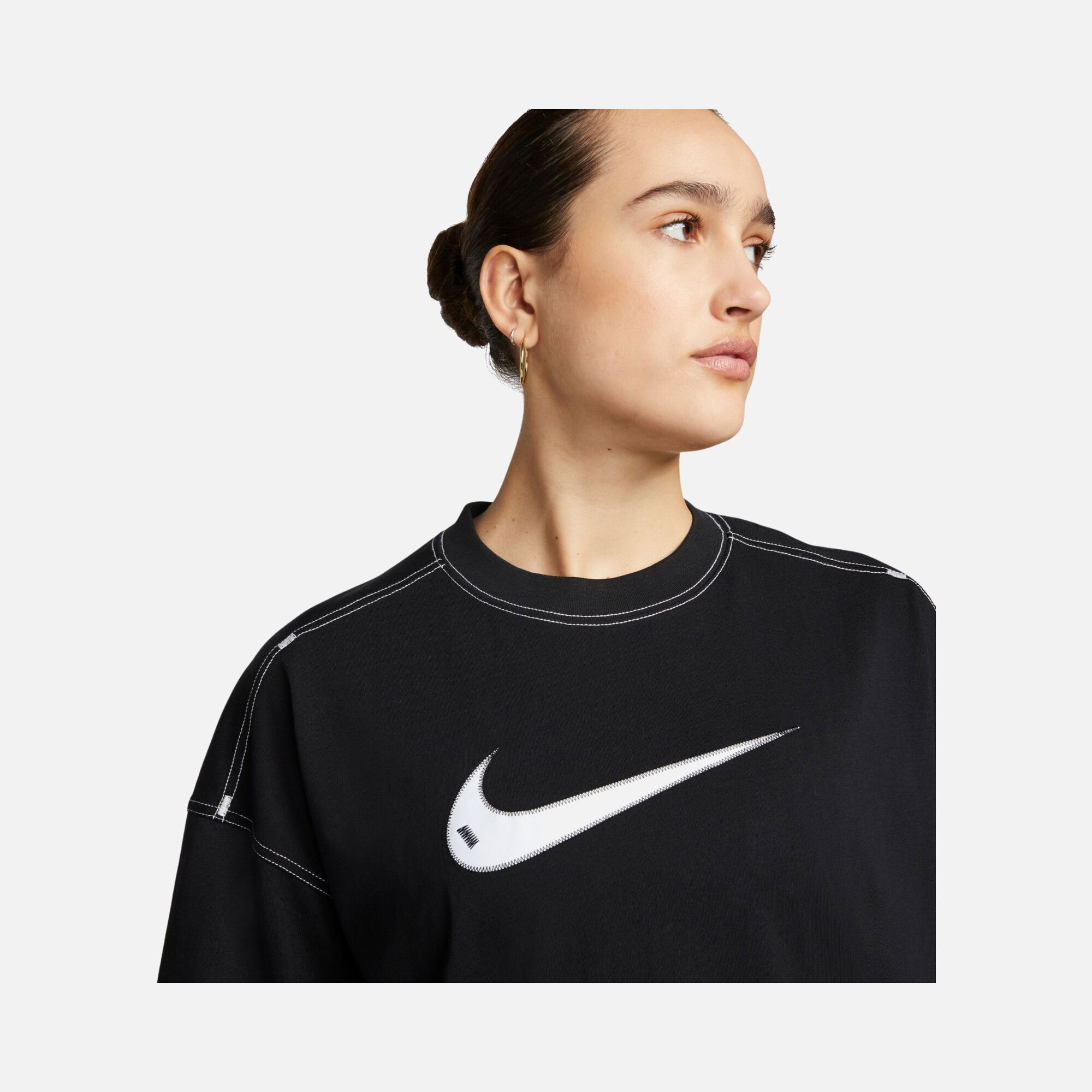Nike Sportswear Swoosh Wide Cut Short-Sleeve Kadın Tişört