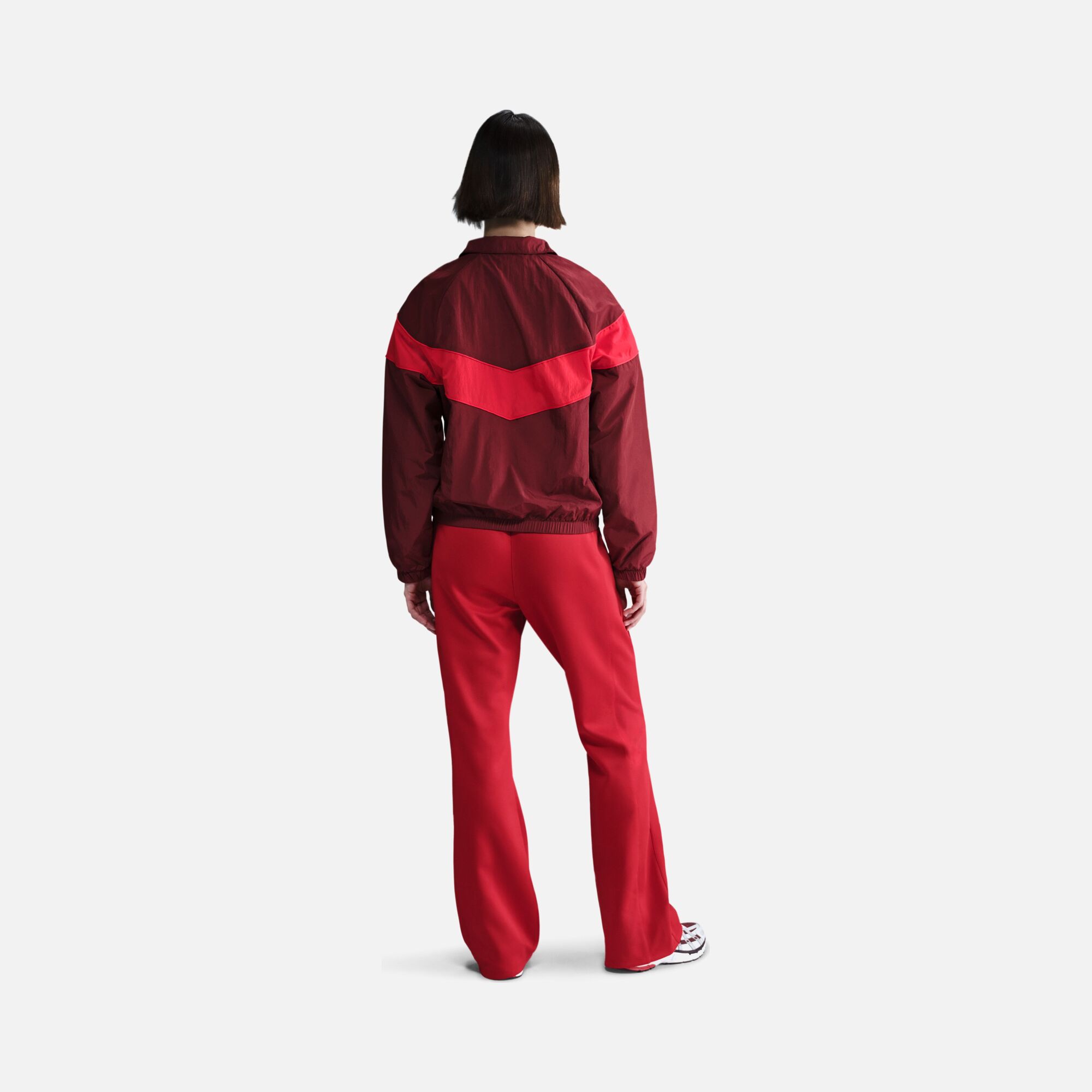 Nike Sportswear Essentials Windrunner Mid-Rise Slim Poly Knit Kadın Eşofman Altı