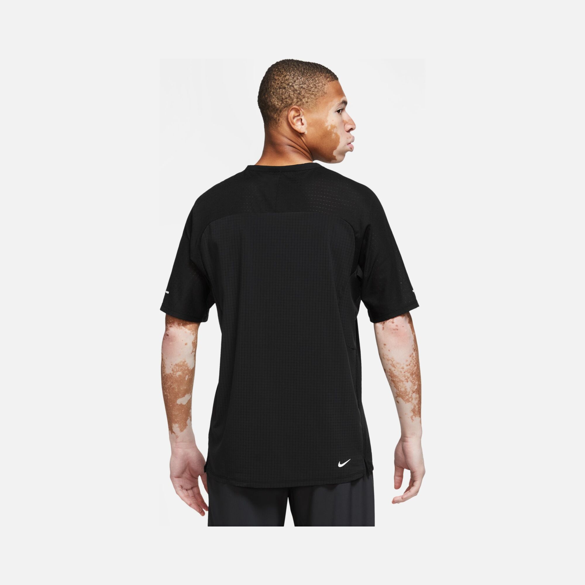Nike Dri-Fit Trail Solar Chase Running Short-Sleeve Erkek Tişört